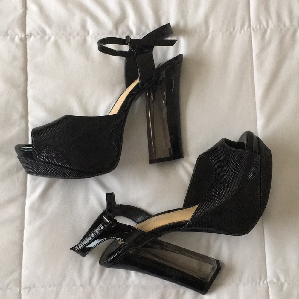 Gianni Bini Black Platform Heels